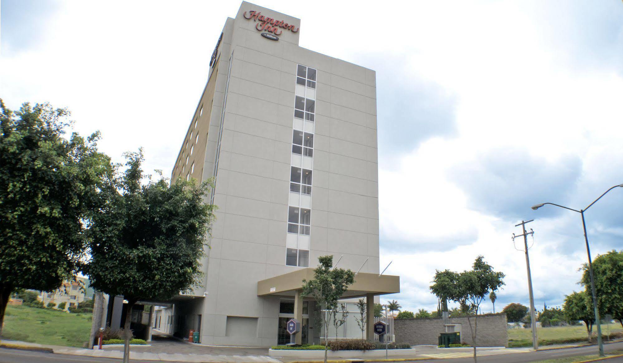 Hampton Inn By Hilton Irapuato Bagian luar foto